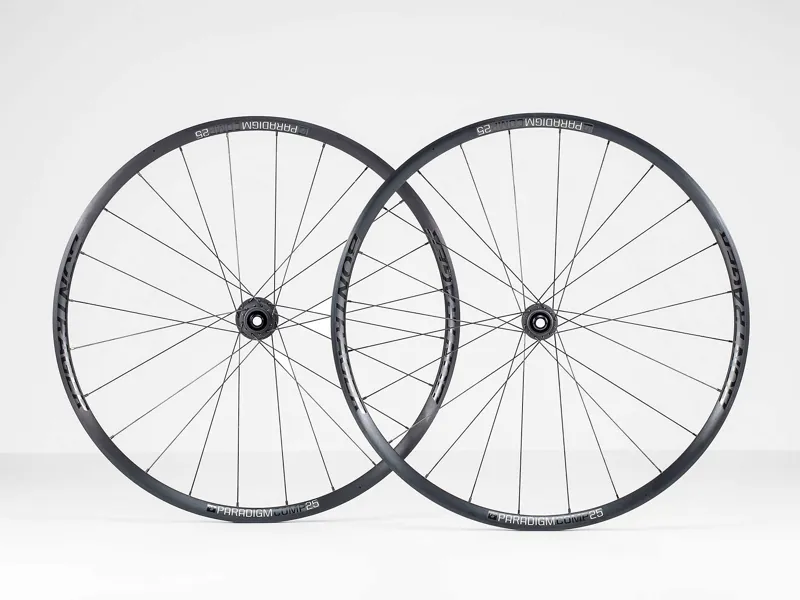 Bontrager Paradigm Comp 25 TLR Disc Road Wheel in Black