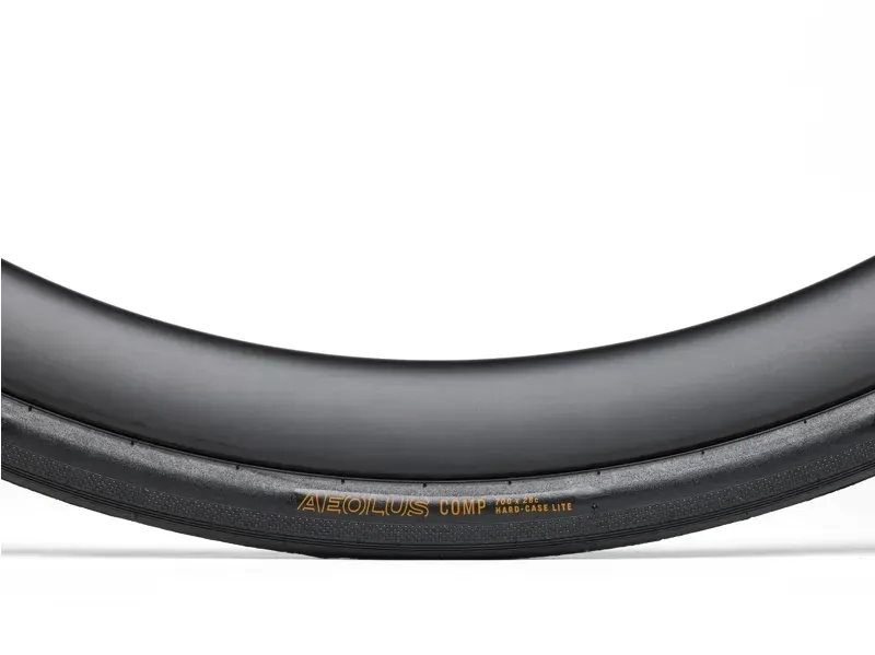Bontrager Aeolus Comp HCL 700x28c Road Tire in Black-2