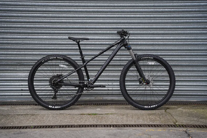 Cannondale Habit HT 3 Mountain Bike in Black-1