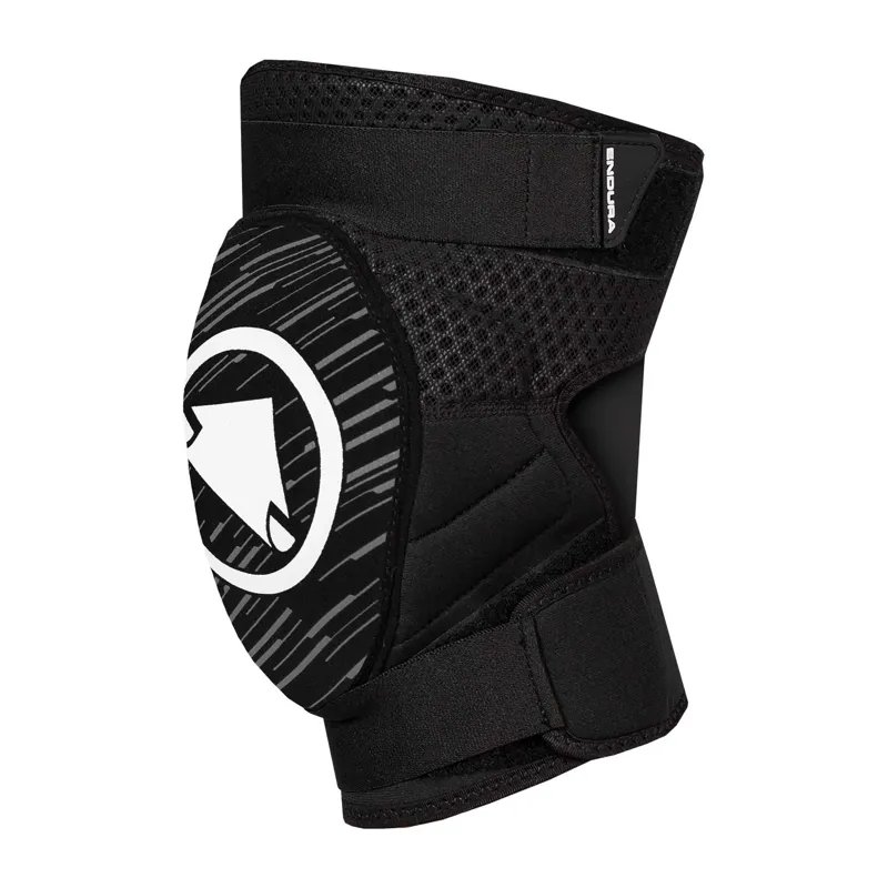 Endura SingleTrack Knee Protector in Black
