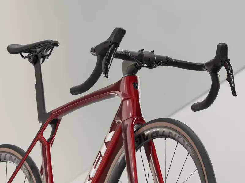 Trek 2025 Madone SL 6 Gen 8 Crimson -4