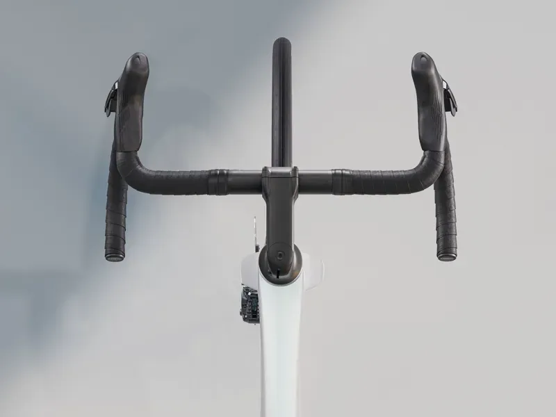 Trek 2025 Madone SL 6 Gen 8 White Prismatic-2