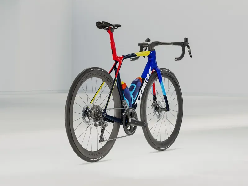 Trek 2025 Madone SLR 7 Gen 8 Navy Smoke-1