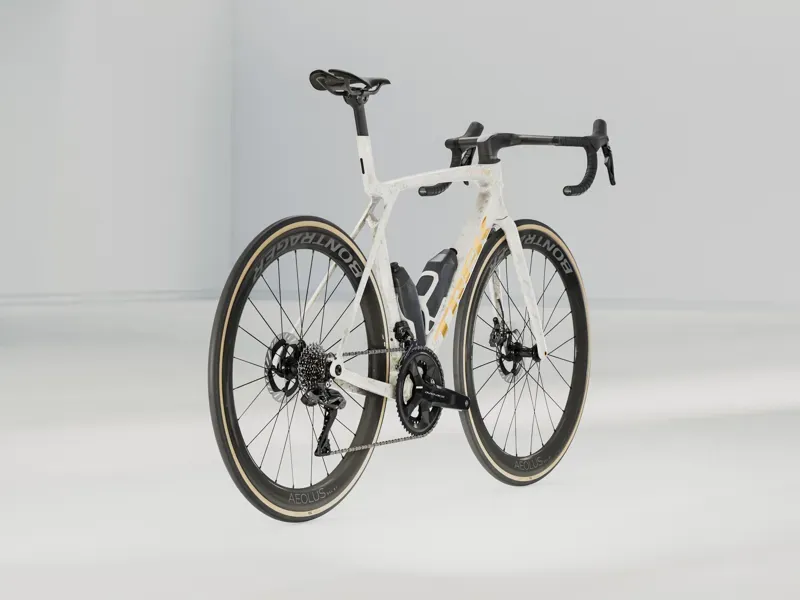 Trek 2025 Madone SLR 9 Gen 8 Era White-1