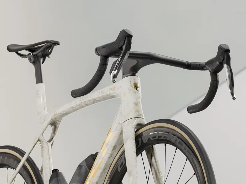 Trek 2025 Madone SLR 9 AXS Gen 8 Era White -4