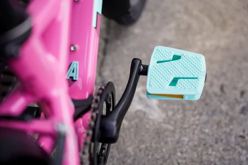 Trek Wahoo 20 Kids' Bike in Pink Frosting-5