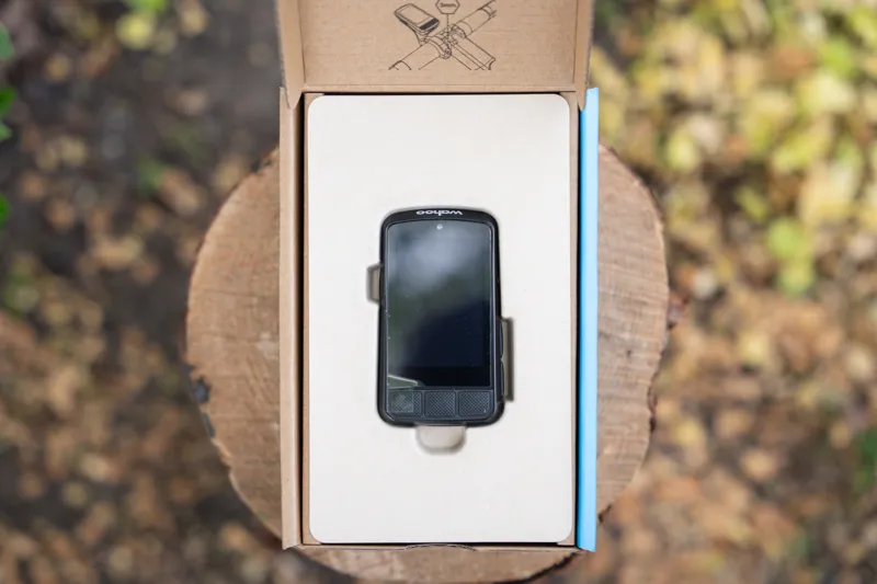 Wahoo ELEMNT Bolt 3 Cycling GPS Computer-11