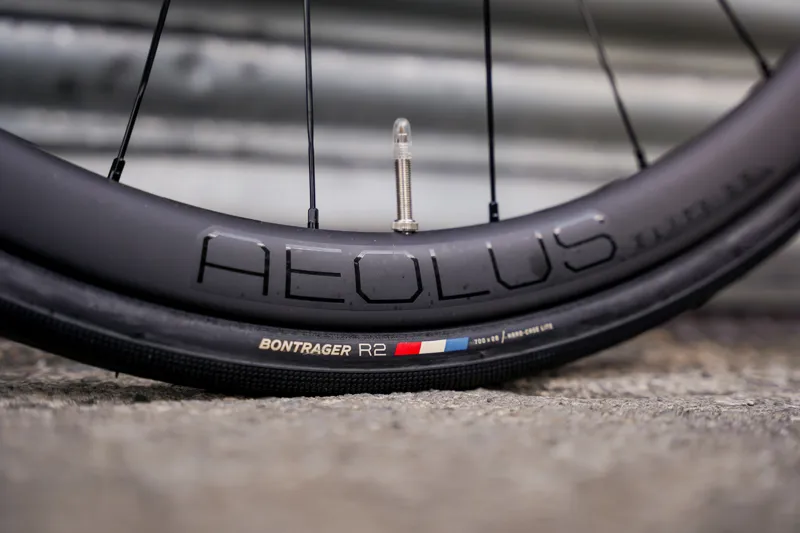 Emonda SL 6 Disc Pro Lithium Grey/Brushed Chrom LITHIUM GREY/ CHROME 56-8