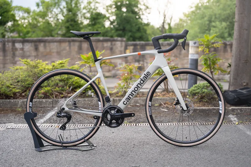 Cannondale Synapse Carbon 4 / Chalk-12
