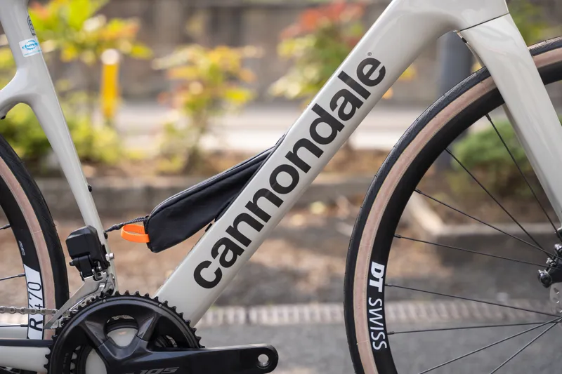 Cannondale Synapse Carbon 4 / Chalk-2