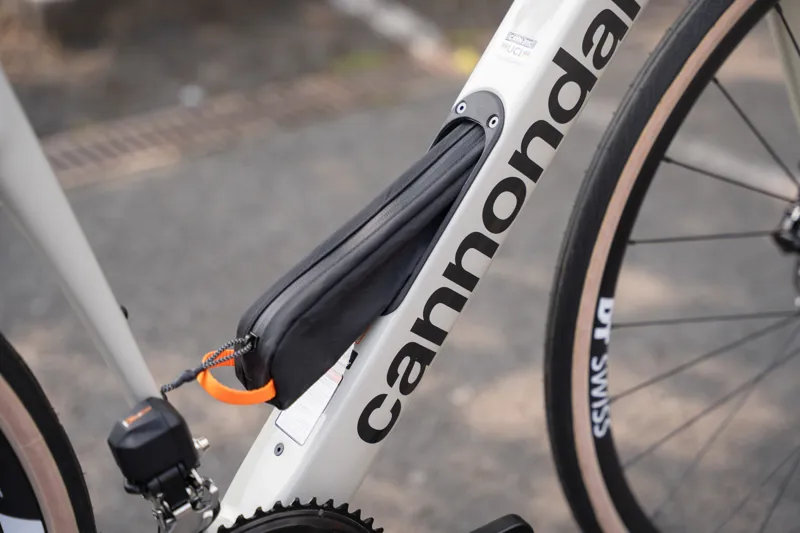 Cannondale Synapse Carbon 4 / Chalk-11