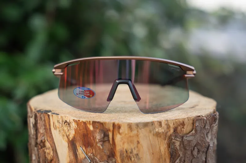 Tifosi Moab Lite Clarion Fotoec Sunglasses 2025: M- L BRONZE Medium/Large-4