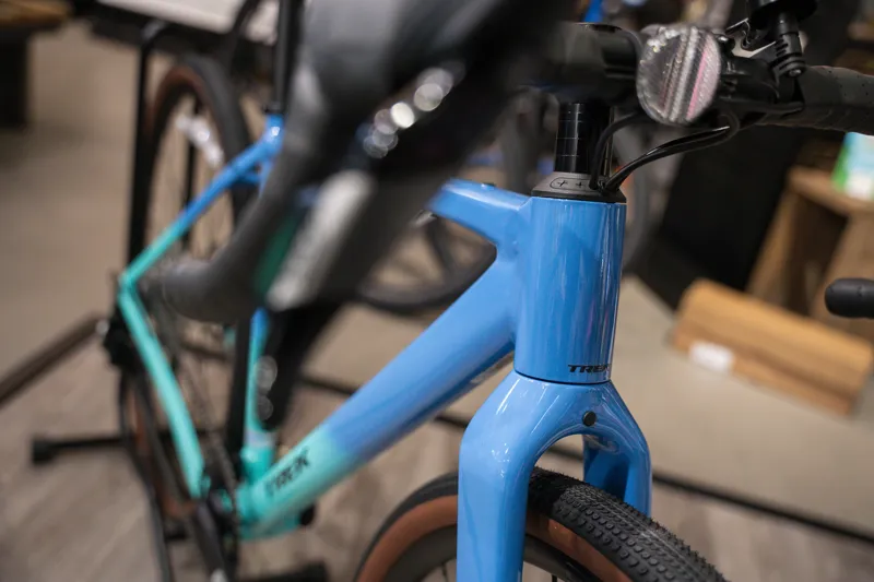 Trek Checkpoint ALR 5 Gen 3 Gravel Bike in Fjord Blue to Miami Green Fade-10