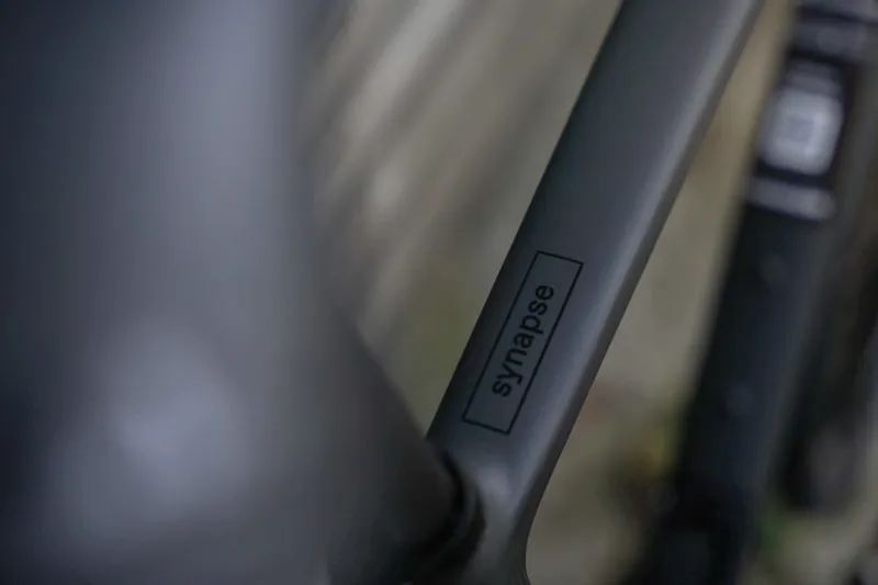 Cannondale Synapse Carbon 2 LE Endurance Bike in Smoke Black-4