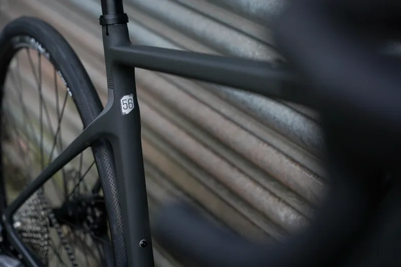 Cannondale Synapse Carbon 2 LE Endurance Bike in Smoke Black-8