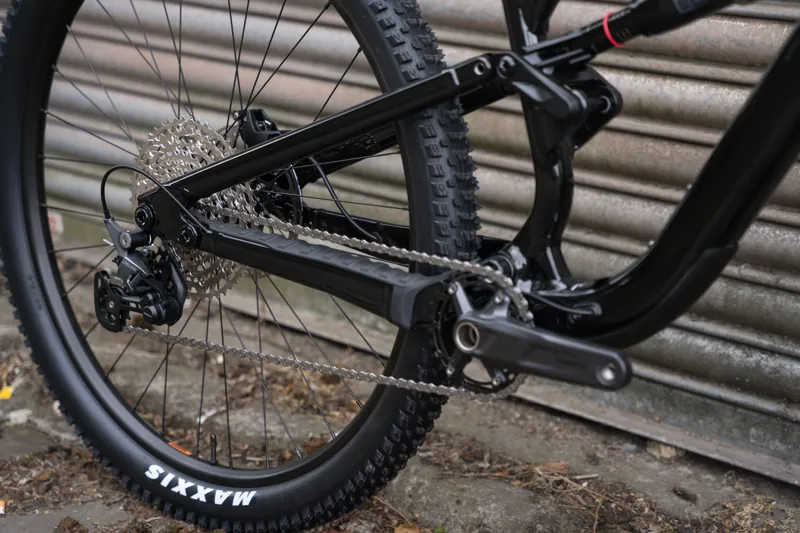 Cannondale Habit 4 Trail Bike in Black-6