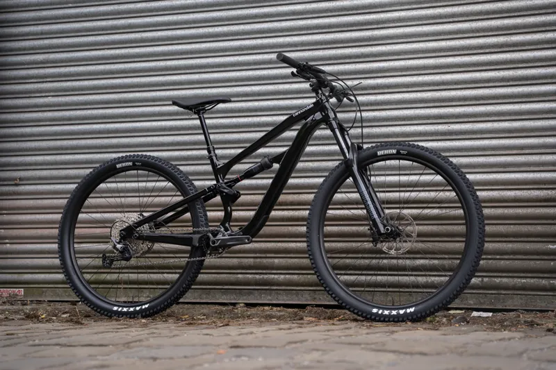 Cannondale Habit 4 Trail Bike in Black-1