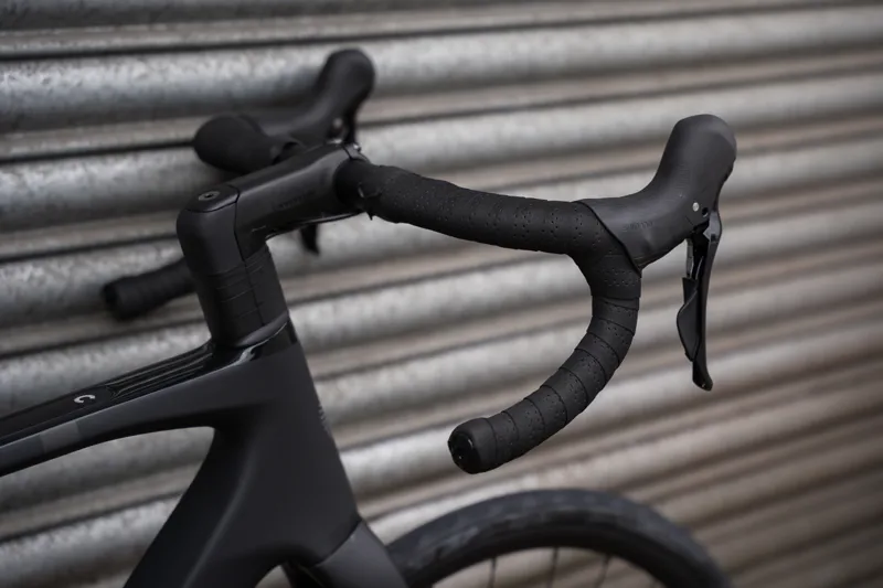 Cannondale Synapse Carbon 5 / Black-10