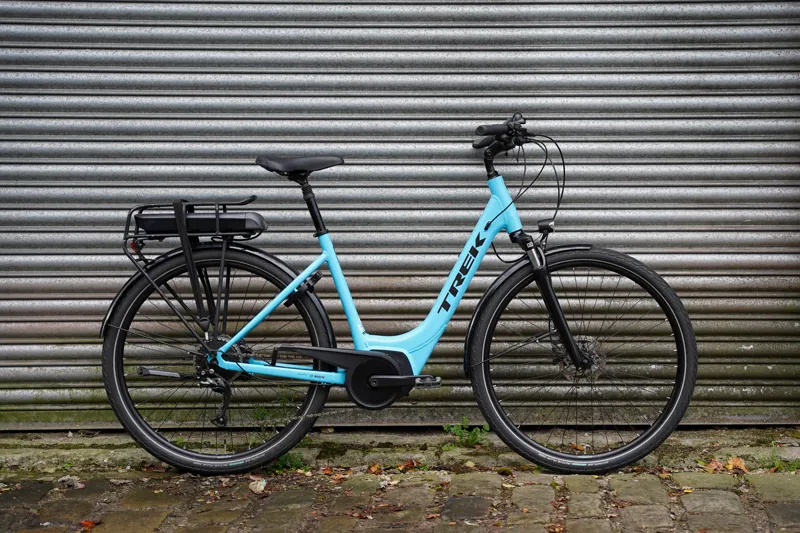EX-DEMO Trek Verve +2 L/S 500wh Medium Azure-1