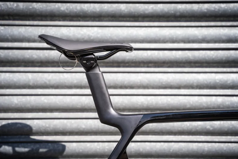 EX-DEMO Trek Madone SL 6 AXS Gen 8 Road Bike X-Large Black -6