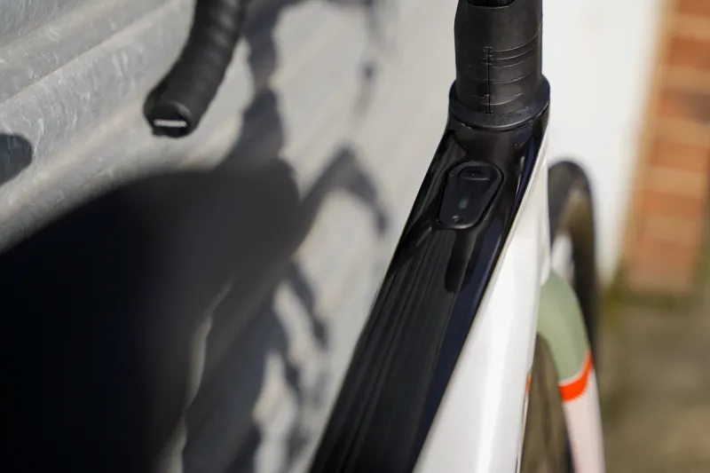 Orbea Gain M30 Electric Road Bike in White Chic/Green Artichoke-3