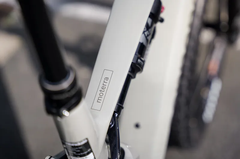 Cannondale Moterra SL 2 eMountain Bike In Tiger Shark-5