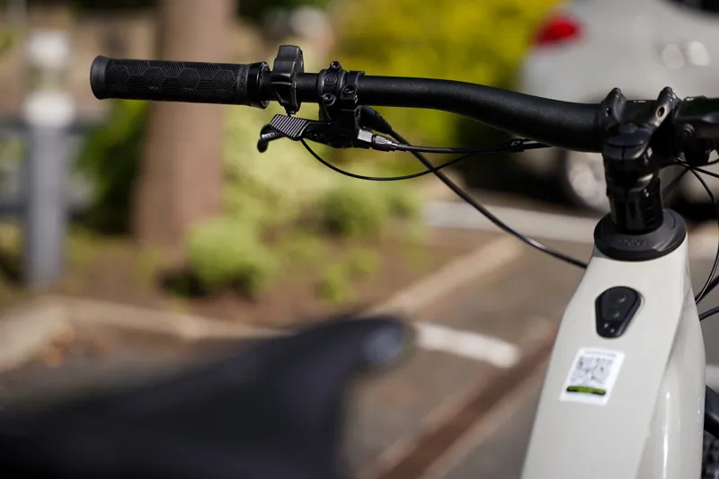 Cannondale Moterra SL 2 eMountain Bike In Tiger Shark-6