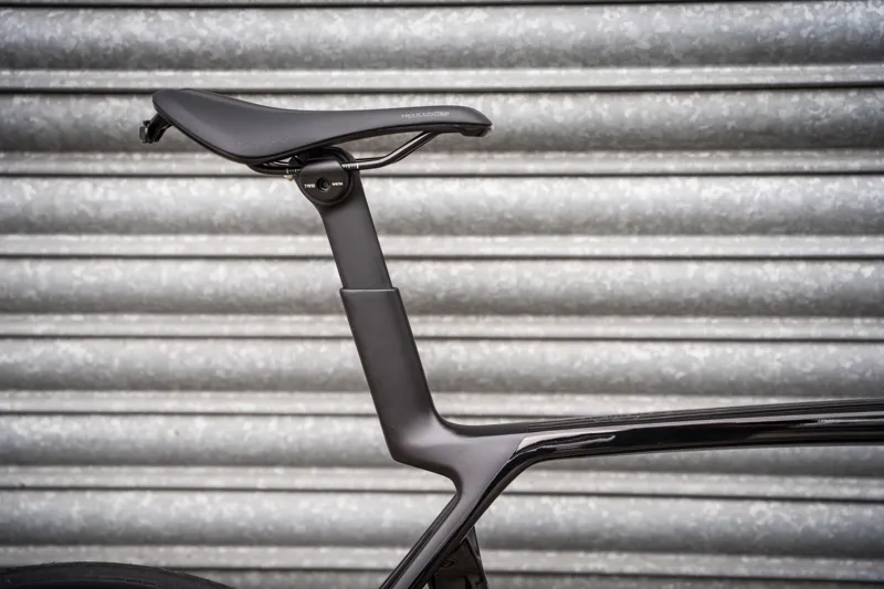 EX-DEMO Trek Madone SL 6 AXS Gen 8 Road Bike Large Black -11