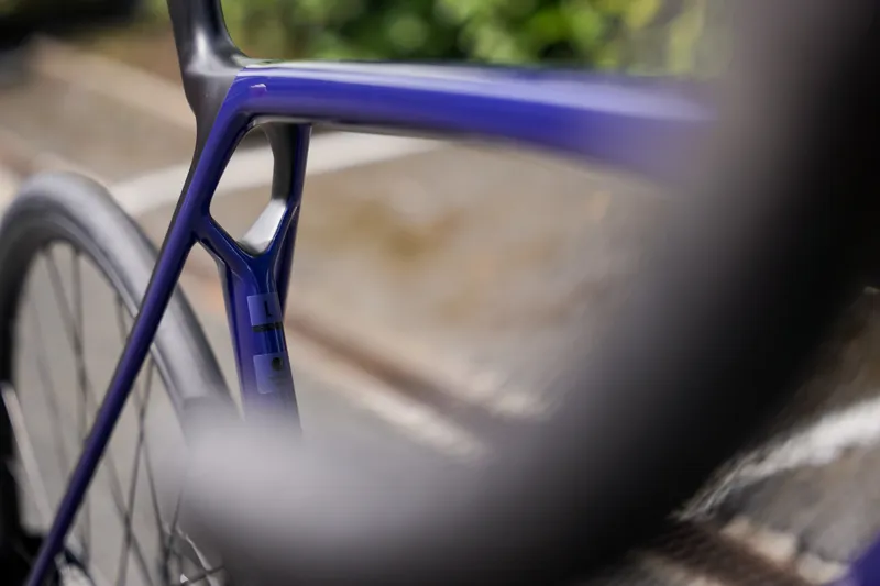 Trek 2025 Madone SL 5 Gen 8 Hex Blue -7