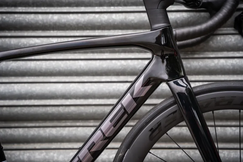 EX-DEMO Trek Madone SL 6 AXS Gen 8 Road Bike Size M/L Black -3