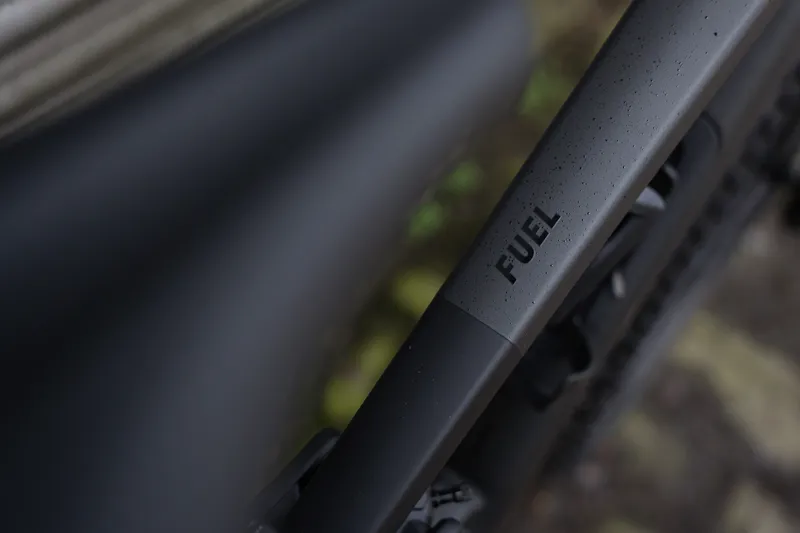 Trek Fuel EX 5 Gen 7 Mountain Bike in Lithium Grey/Trek Black Splatter-11