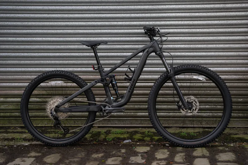 Trek Fuel EX 5 Gen 7 Mountain Bike in Lithium Grey/Trek Black Splatter-13