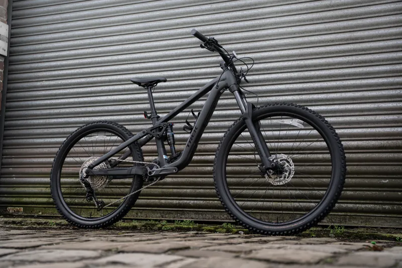 Trek Fuel EX 5 Gen 7 Mountain Bike in Lithium Grey/Trek Black Splatter-4