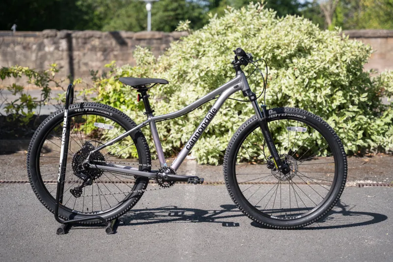 Cannondale Trail 5 Mountain Bike in Purple-10