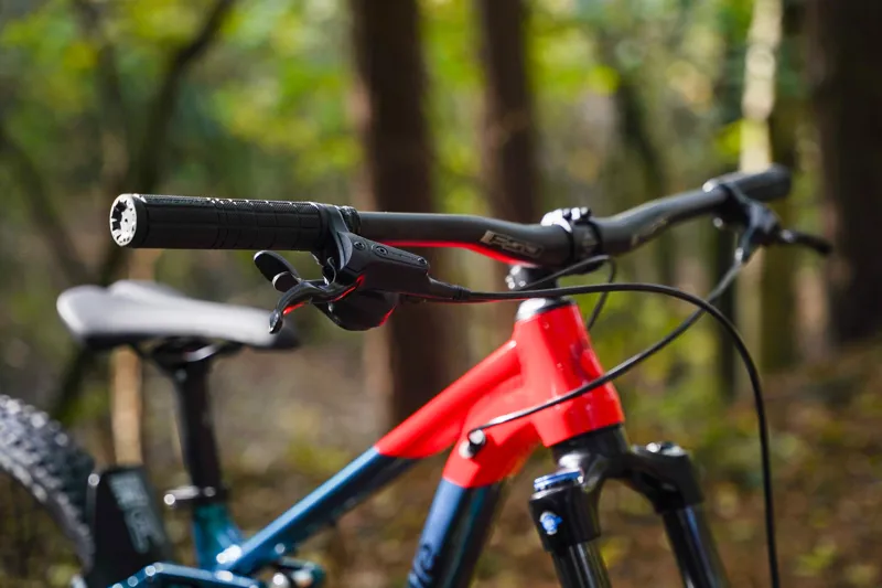 Cannondale Habit 26 Wheel Junior Full Suspension Bike in Teal-10