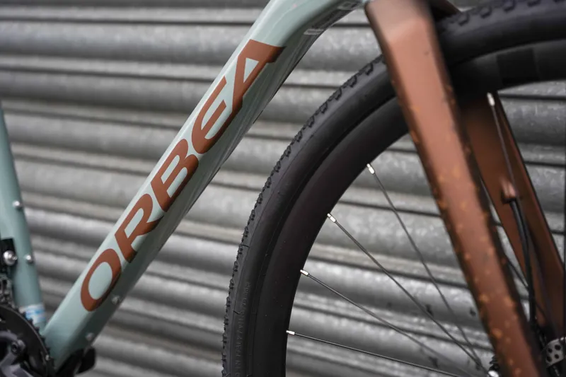 Orbea Terra H40 Gravel Bike In Blue Stone Gloss/Copper Matt-3