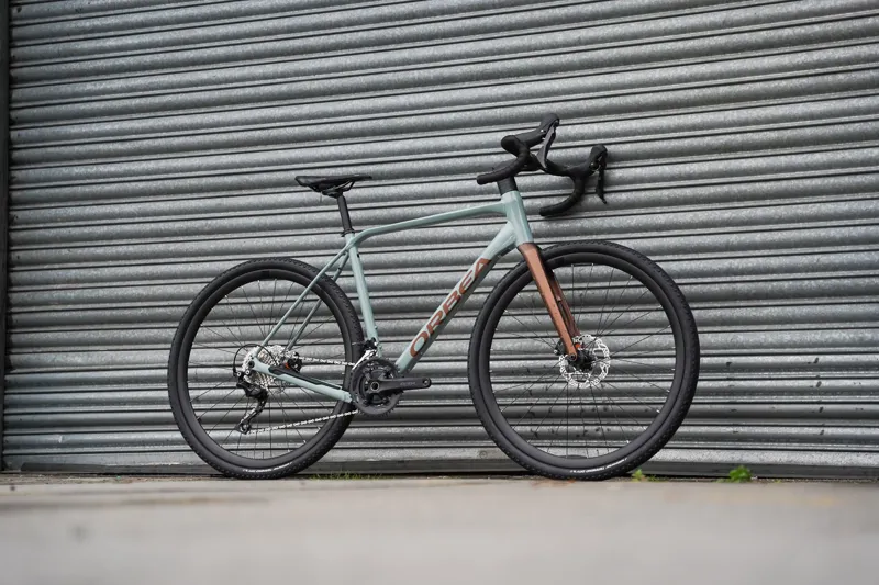 Orbea Terra H40 Gravel Bike In Blue Stone Gloss/Copper Matt-1