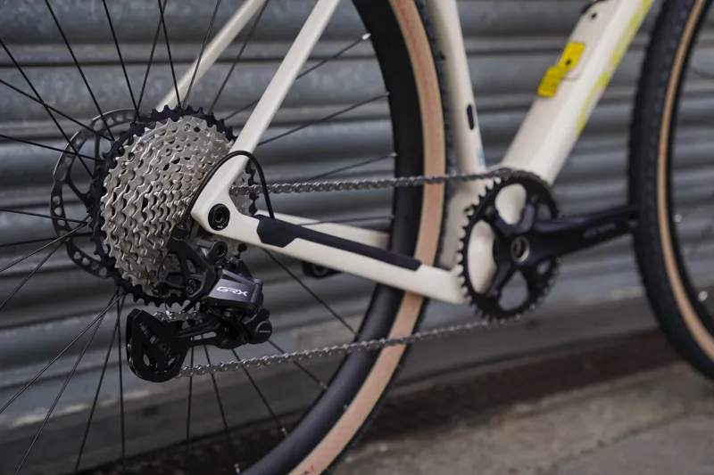 Orbea Terra M30Team 1x Gravel Bike In Ivory White/Spicy Lime Gloss-8