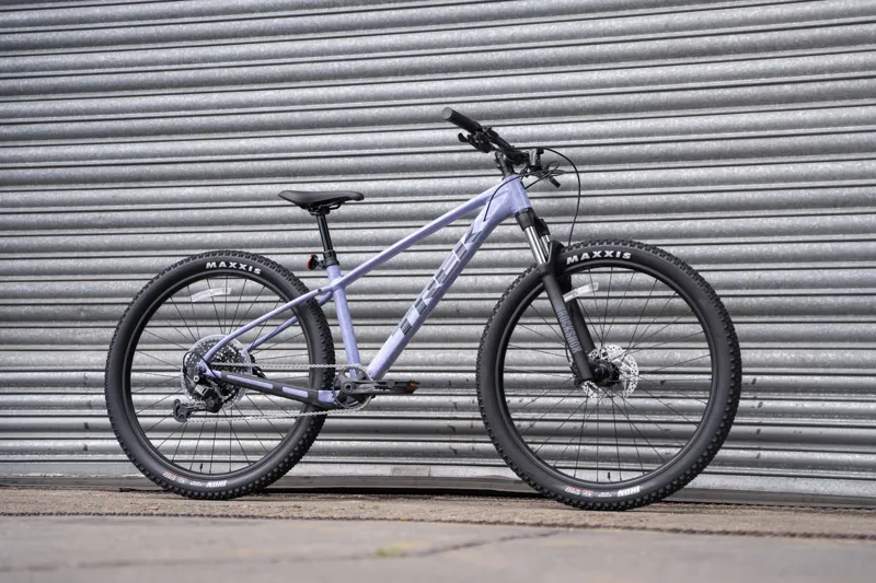 Trek Marlin 6 Gen 3 XC MTB in Gloss Lavender Haze-1