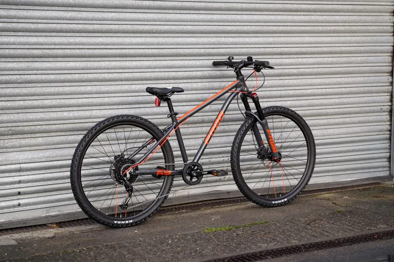 Frog Bikes Frog MTB 69 Kids Mountain Bike In Metallic Grey/Neon Red-7