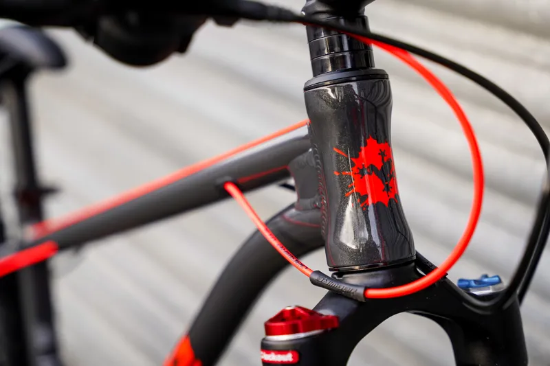 Frog Bikes Frog MTB 69 Kids Mountain Bike In Metallic Grey/Neon Red-9