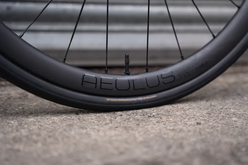 Trek Domane SL 6 ERA WHITE/GLOWSTICK/CORAL-6