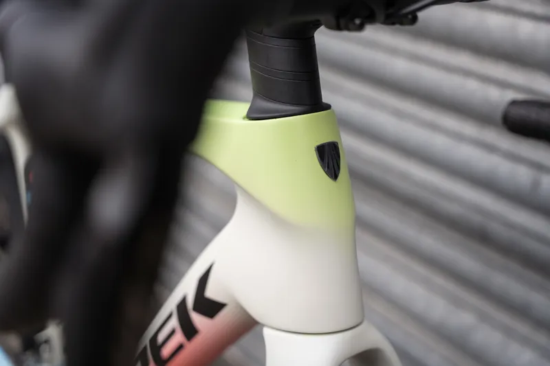 Trek Domane SL 6 ERA WHITE/GLOWSTICK/CORAL-9