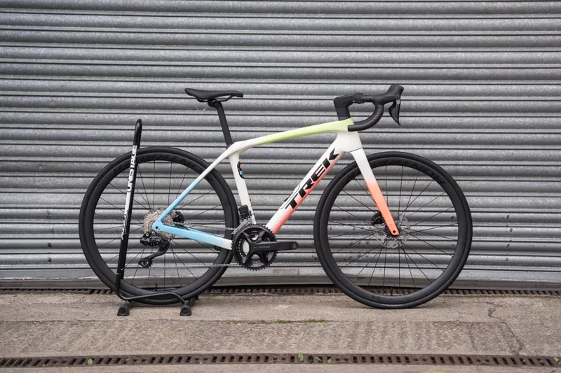 Trek Domane SL 6 ERA WHITE/GLOWSTICK/CORAL-10