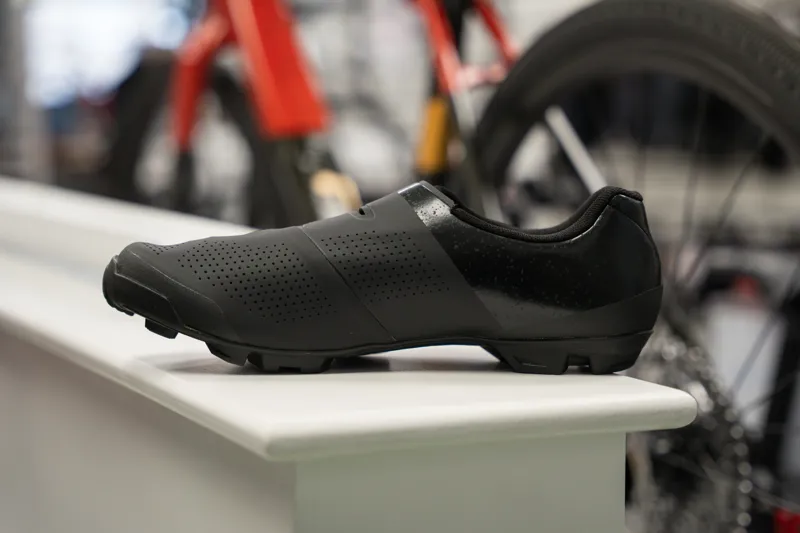 Shimano Clothing XC3 XC302 Shoes in Black-11