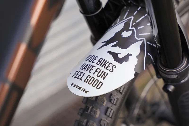 Ex-Display Trek Remedy 9.8 XL Matte Trek Black -8