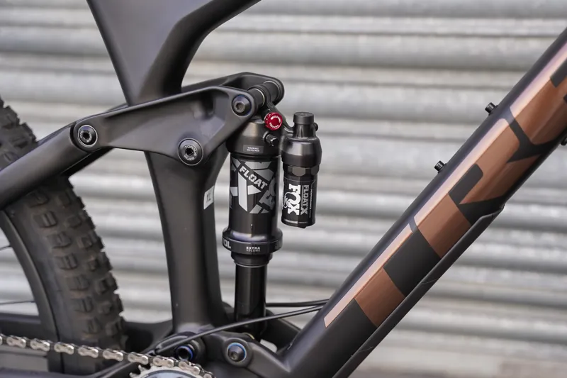 Ex-Display Trek Remedy 9.8 XL Matte Trek Black -9