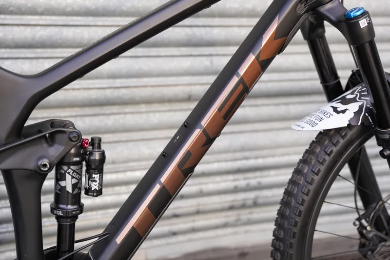 Ex-Display Trek Remedy 9.8 XL Matte Trek Black -10