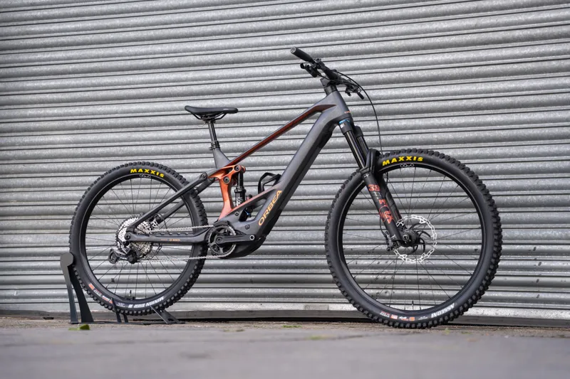 Orbea 2026 Wild M10 Diamond Carbon View Matt - Mars Red-1