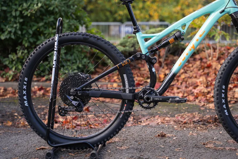 Whyte T-140 27 Junior Full Suspension Mountain Bike in Green with Gloss Green/Coral Orange-2